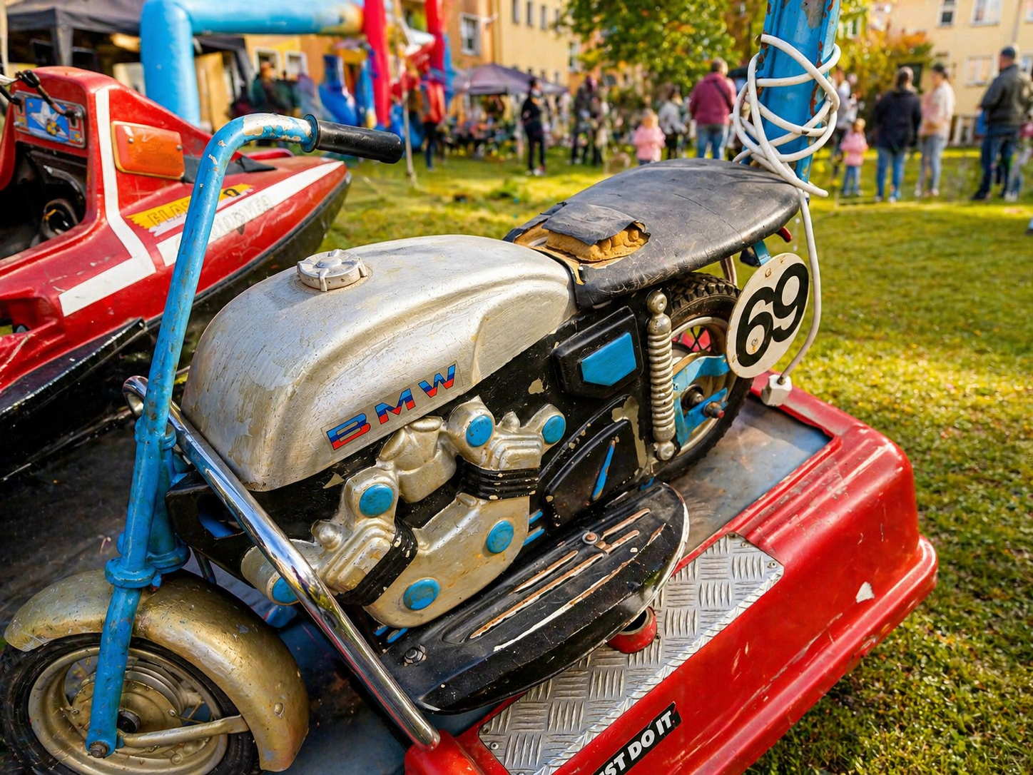 Feiertruck Kinderfahrgeschäft Motorrad Detail