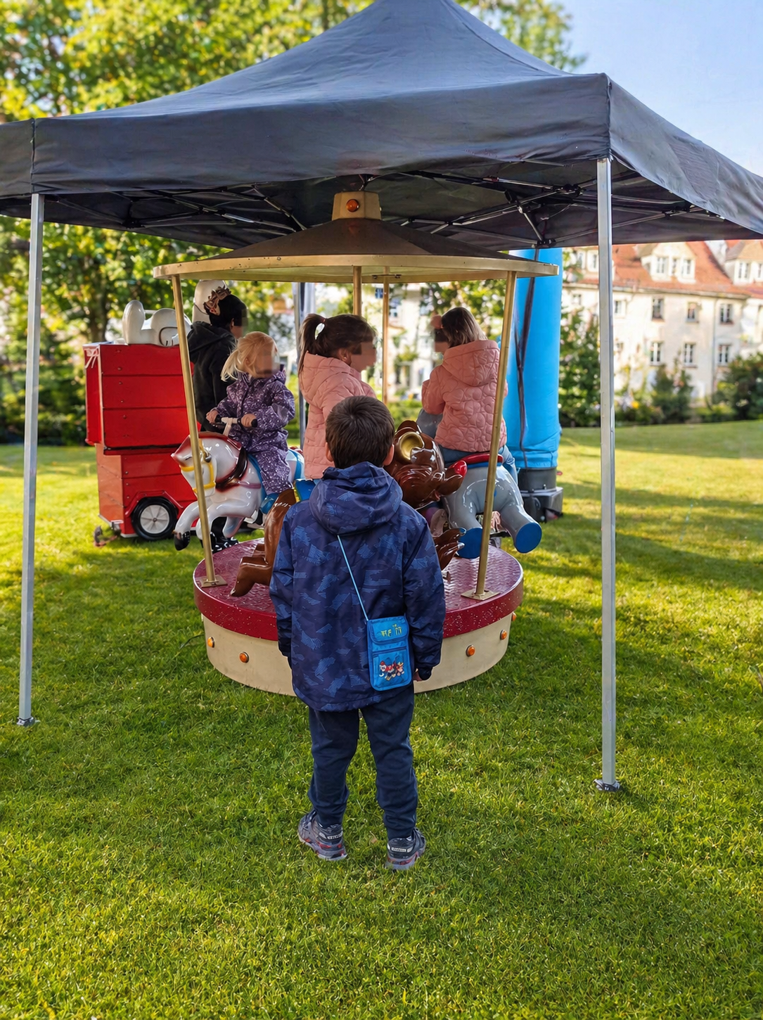 Feiertruck Kinderkarussell und Eventattraktion